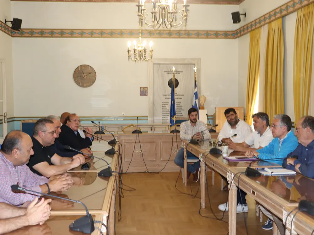 Συνάντηση του περιφερειάρχη Π. Νίκα με τους προέδρους των 5 υπεραστικών ΚΤΕΛ της Περιφέρειας