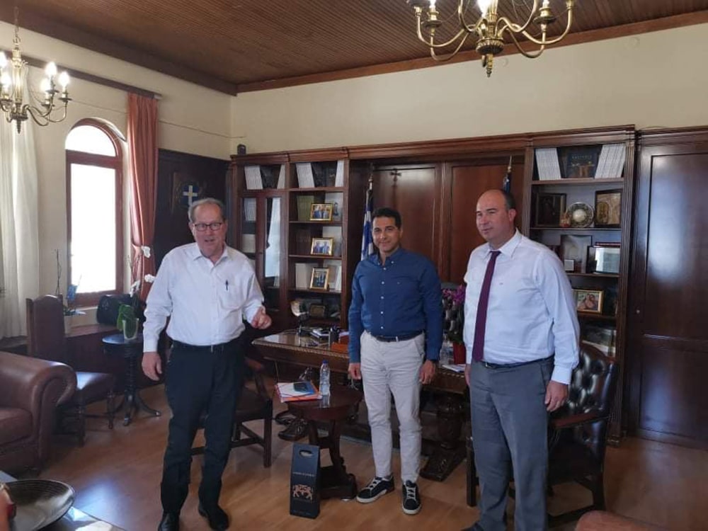 Συνάντηση του περιφερειάρχη με τον πρόεδρο του Τουριστικού Οργανισμού Λουτρακίου (LTO) Σπύρο Καραβούλη