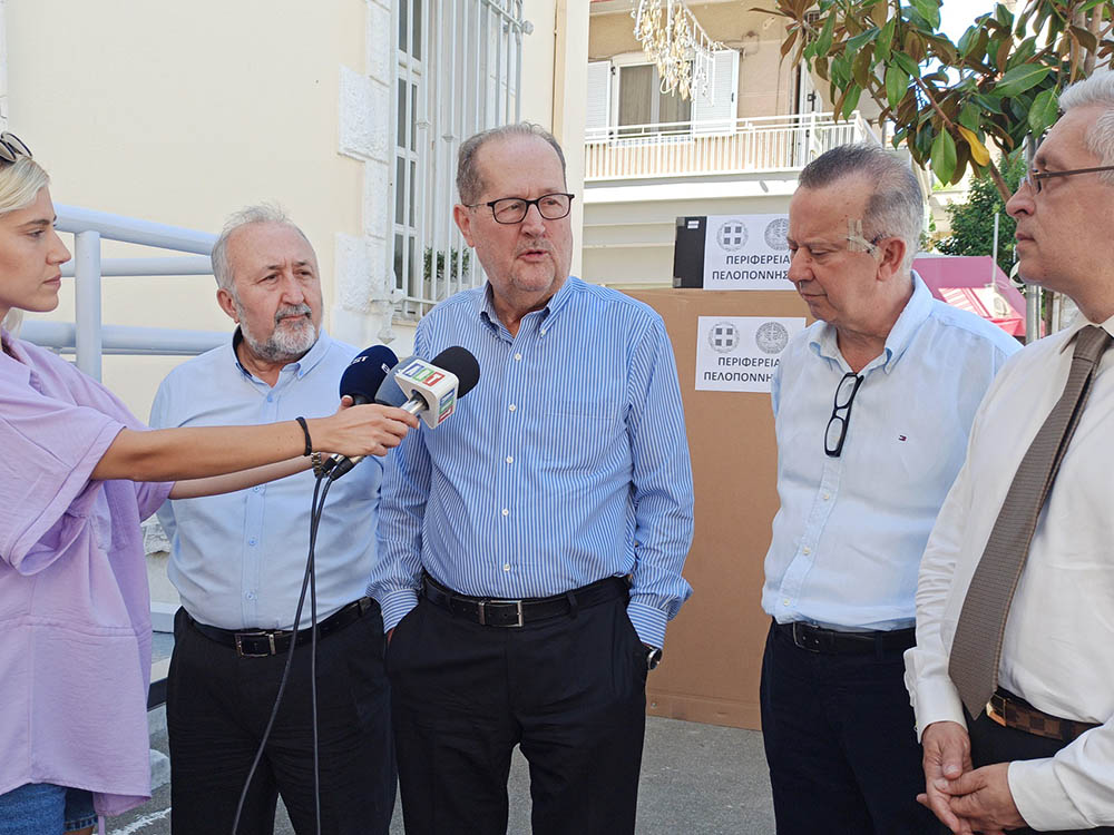 Η Περιφέρεια παρέδωσε 4 φορητά ακτινοδιαγνωστικά σε ισάριθμα νοσοκομεία