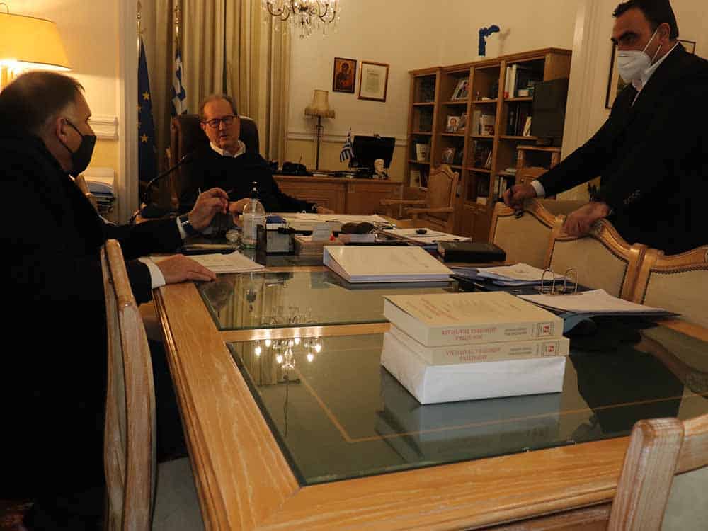 Συνάντηση του περιφερειάρχη Π. Νίκα με τον βουλευτή Λακωνίας Ν. Κρητικό