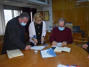 Συμβάσεις αναβάθμισης του αγροτικού δικτύου σε δύο δήμους της Μεσσηνίας υπέγραψε ο περιφερειάρχης Π. Νίκας