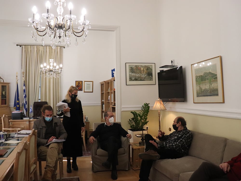 Συνάντηση του περιφερειάρχη Πελοποννήσου Π. Νίκα με τον σκηνοθέτη Μ. Μανουσάκη