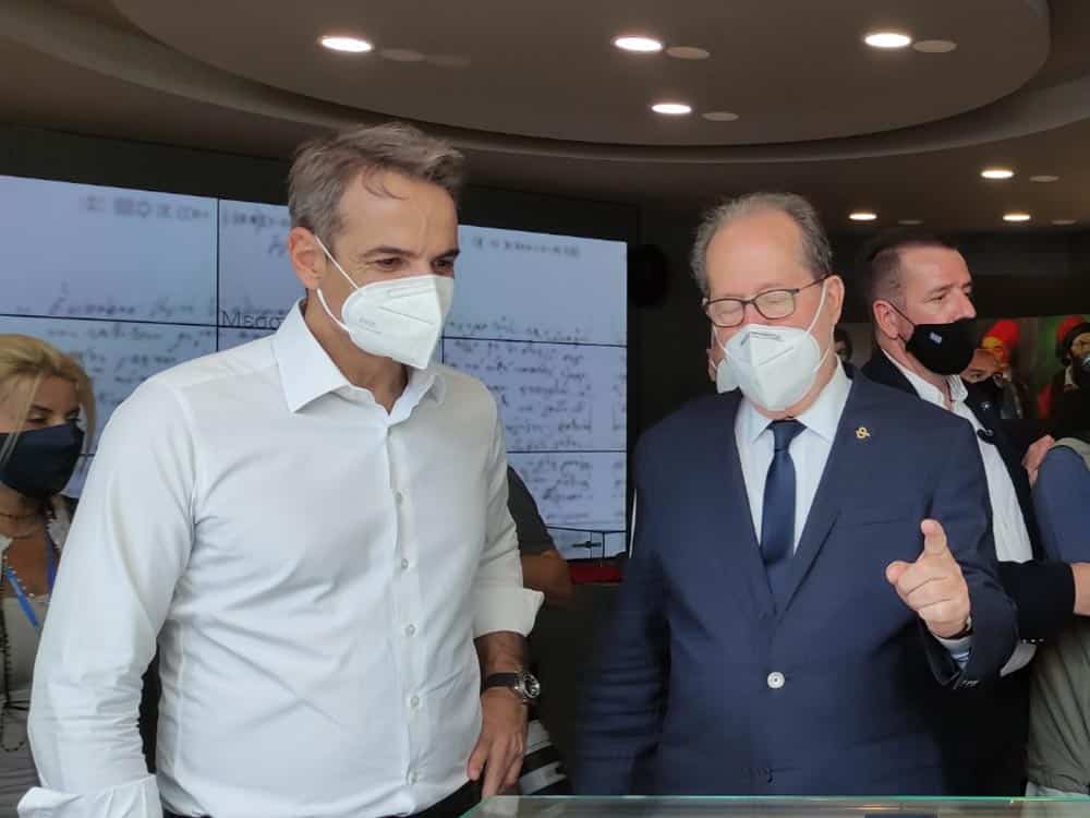 Τον πρωθυπουργό Κ. Μητσοτάκη υποδέχθηκε σήμερα ο περιφερειάρχης Πελοποννήσου Π. Νίκας στο επετειακό περίπτερο της Περιφέρειας στην 85η Διεθνή Εκθεση Θεσσαλονίκης