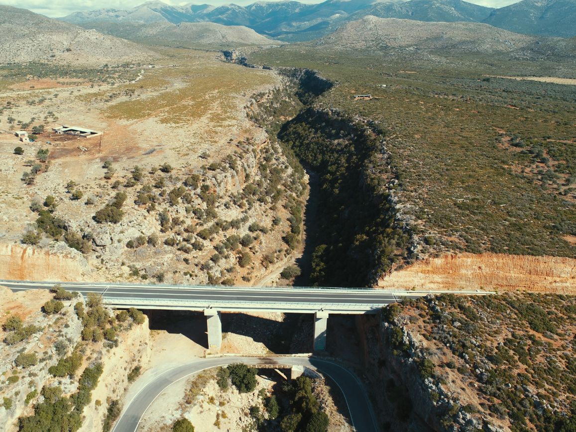 Σε επίσημη κυκλοφορία παρέδωσε ο περιφερειάρχης Πελοποννήσου Π. Νίκας την περιφερειακή Γερακίου και την γέφυρα Πόρου