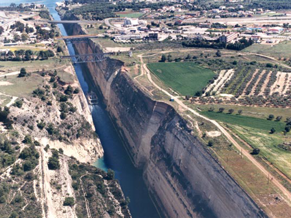 isthmoxenodoxoi dioryga isthmos Canal of korinth greece