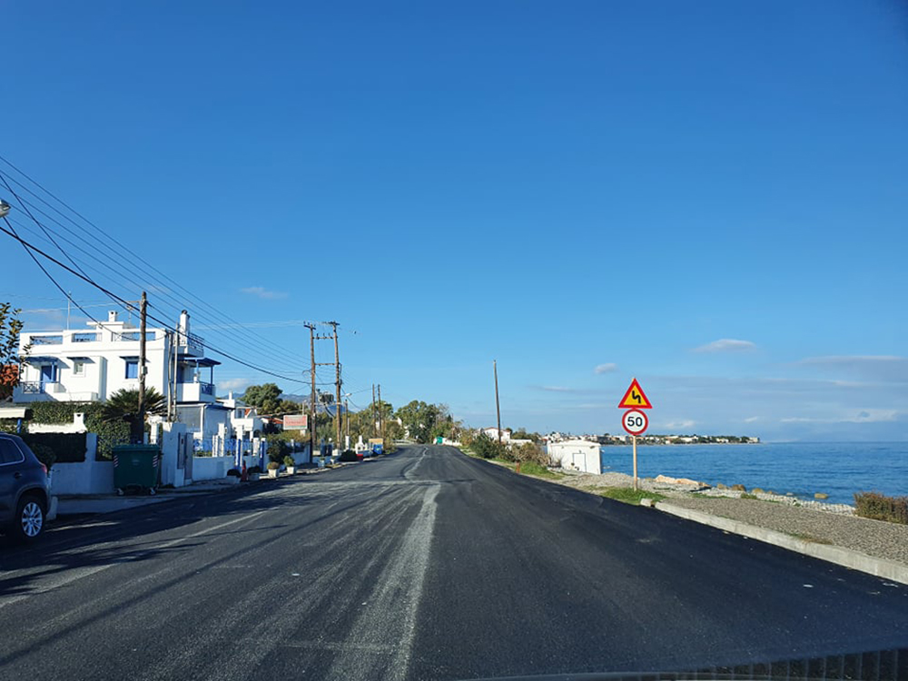 Εργασίες ασφαλτόστρωσης στην παλαιά εθνική οδό Κορίνθου – Πατρών