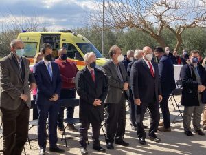 Ο περιφερειάρχης Πελοποννήσου Π. Νίκας σε εκδήλωση για την δωρεά δύο ασθενοφόρων στο ΕΚΑΒ Αργολίδας