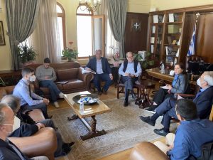 Τις συμβάσεις έργου για την Αρχαία Δίολκο και την περίφραξη της διώρυγας στον Ισθμό υπέγραψε ο περιφερειάρχης Πελοποννήσου Π. Νίκας