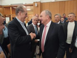 Ο περιφερειάρχης Πελοποννήσου Π. Νίκας στην παρουσίαση του νέου Αναπτυξιακού Νόμου από τον αναπληρωτή υπουργό Ανάπτυξης, στο Επιμελητήριο Κορινθίας