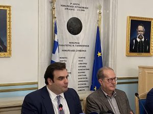Ο περιφερειάρχης Πελοποννήσου Π. Νίκας σε σύσκεψη στην Τρίπολη με τον υπουργό Ψηφιακής Διακυβέρνησης Κ. Πιερρακάκη