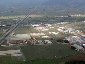 Διάστρωση με αδρανές υλικό του οδικού δικτύου του ΓΟΕΒ Παμίσου