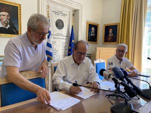 Συμβάσεις δύο έργων στην Αρκαδία υπέγραψε ο περιφερειάρχης Πελοποννήσου Π. Νίκας