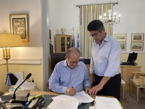 Προγραμματικές συμβάσεις για μελέτες δύο οδικών έργων στην Αρκαδία υπέγραψε ο περιφερειάρχης Πελοποννήσου Π. Νίκας