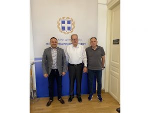Συνάντηση του περιφερειάρχη Πελοποννήσου Π. Νίκα με τον βουλευτή Λακωνίας Ν. Κρητικό και τον διευθυντή του ΕΚΑΒ Κ. Κατσαρό