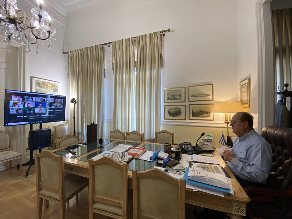 Ζήτημα άμεσης συνάντησης της ΕΝΠΕ με τον πρωθυπουργό έθεσε ο περιφερειάρχης Πελοποννήσου Π. Νίκας στη συνεδρίαση του Δ.Σ. της Ενωσης