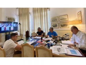 Σύσκεψη υπό τον περιφερειάρχη Πελοποννήσου Π. Νίκα για την εγκατάσταση 25 φωτεινών πινακίδων στο οδικό δίκτυο της Περιφέρειας