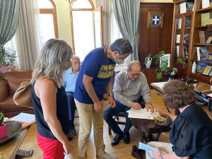 Συμβάσεις τρων έργων στην Κορινθία, προϋπολογισμού 855.000 ευρώ, υπέγραψε στην Κόρινθο ο περιφερειάρχης Πελοποννήσου Π. Νίκας