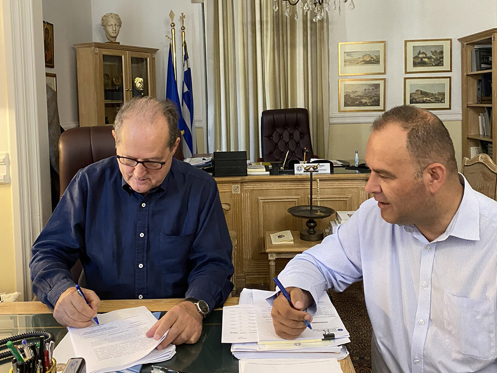 Στο ΕΣΠΑ με υπογραφή του περιφερειάρχη Πελοποννήσου Π. Νίκα το έργο ανάπλασης του παραδοσιακού οικισμού Μαγούλιανων Γορτυνίας.