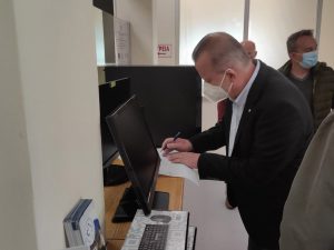 Δύο ηλεκτρονικοί υπολογιστές στο Κ.Υ. Αστρους από την Περιφέρεια Πελοποννήσου