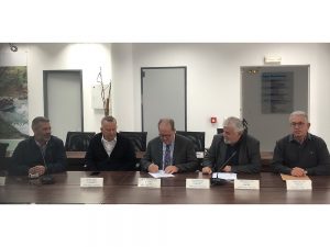 Υπογράφηκε από τον περιφερειάρχη Πελοποννήσου Π. Νίκα στη Μεγαλόπολη το έργο αναπλάσεων στην πλατεία ΟΕΚ και στο Ψαθί