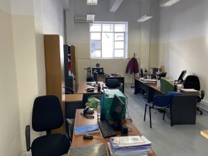 Ομαλά εξελίσσεται η διαδικασία μετακίνησης των υπηρεσιών της Π.Ε. Μεσσηνίας στο νέο κτήριο, την ερχόμενη Δευτέρα αναμένεται η πλήρης λειτουργία τους