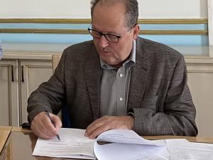 Εργολαβική σύμβαση για αποκατάσταση του δρόμου Μύλοι – Νέα Κίος υπέγραψε ο περιφερειάρχης Πελοποννήσου Π. Νίκας