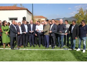 Εγιναν τα εγκαίνια του ανακατασκευασμένου από την Περιφέρεια Πελοποννήσου γηπέδου στο Πλατύ Μεσσηνίας, από τον περιφερειάρχη Π. Νίκα