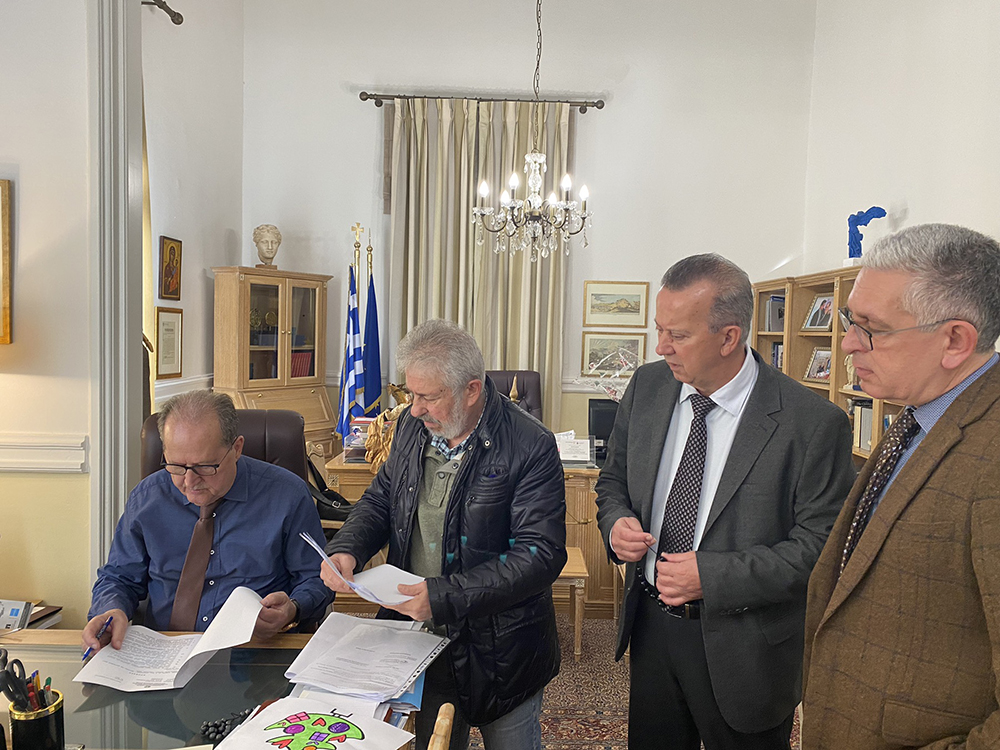 Δύο συμφωνητικά για έργα στους Δήμους Τρίπολης και Γορτυνίας υπέγραψε ο περιφερειάρχης Πελοποννήσου Π. Νίκας