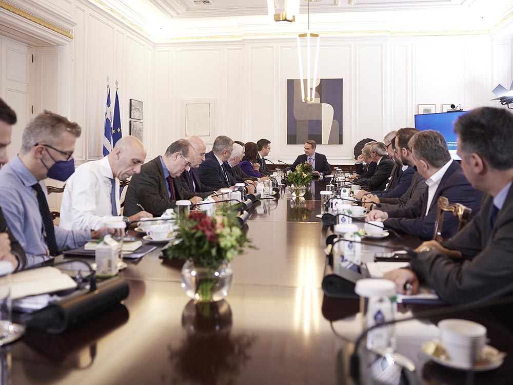 Ανακοινώσεις για θεσμικά και οικονομικά ζητήματα στη συνάντηση σήμερα της ΕΝΠΕ με τον πρωθυπουργό Κ. Μητσοτάκη – 20 εκ ευρώ στην Περιφέρεια Πελοποννήσου