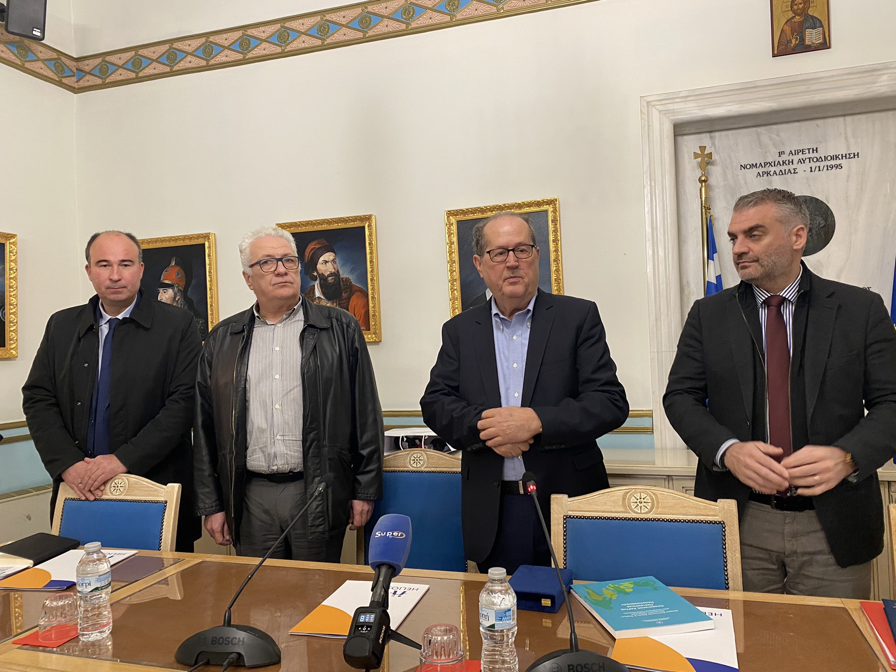 Σύσκεψη στην Τρίπολη του περιφερειάρχη Πελοποννήσου Π. Νίκα με τον γενικό γραμματέα Μεταναστευτικής Πολιτικής