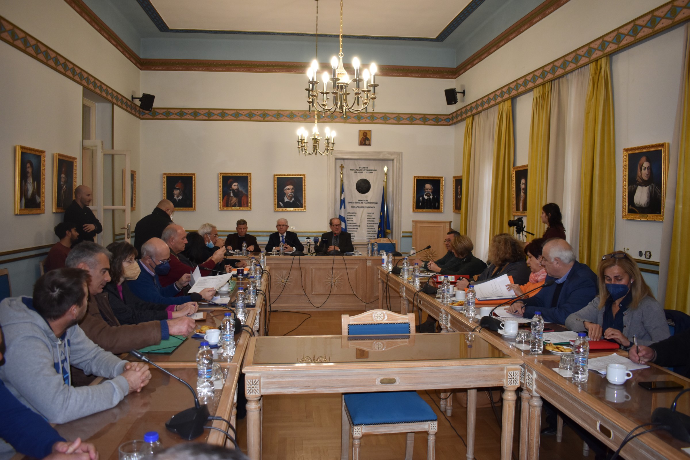 “Δημιουργική συζήτηση” στη συνάντηση του περιφερειάρχη Πελοποννήσου Π. Νίκα με εκπροσώπους της ΟΑΣΠΠ, παρουσία και του προέδρου του ΕΛΓΑ Α. Λυκουρέντζου