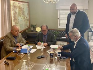 Υπογράφηκε από τον περιφερειάρχη Πελοποννήσου Π. Νίκα η σύμβαση για τον αγωγό Αγία Ελεούσα – Λευκάκια