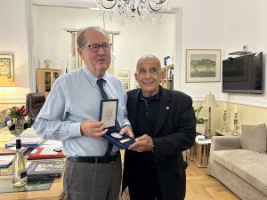 Ο περιφερειάρχης Πελοποννήσου Π. Νίκας συναντήθηκε με τον δύο φορές Ολυμπιονίκη της ελληνορωμαϊκής Π. Γαλακτόπουλο