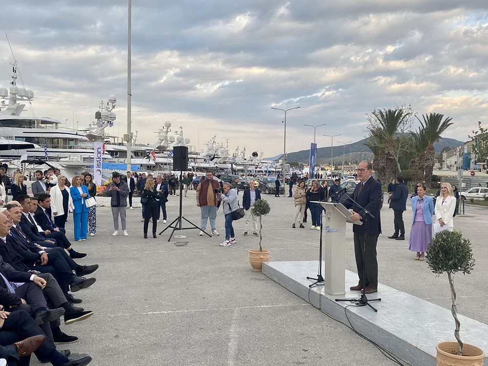 Ο περιφερειάρχης Πελοποννήσου Π. Νίκας παρέστη χθες Σάββατο, στο Ναύπλιο, στην έναρξη του 8oυ Mediterranean Yacht Show και στα εγκαίνια της 2ης έκθεσης τοπικών προϊόντων