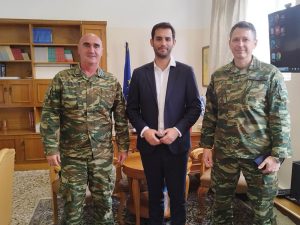 Συνάντηση στην Π.Ε. Μεσσηνίας με τον απερχόμενο και τον νέο διοικητή της 77ης ΜΕ