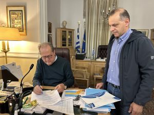 Σύμβαση για την προμήθεια από την Περιφέρεια Πελοποννήσου αθλητικού υλικού κλασικού αθλητισμού υπέγραψε ο περιφερειάρχης Π. Νίκας