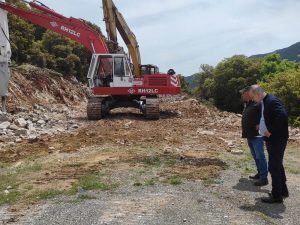 Ξεκίνησαν οι εργασίες συντήρησης και αποκατάστασης σε δρόμους που συμβάλουν στην επαρχιακή οδό Τρίπολης – Καρυές Αργολίδας