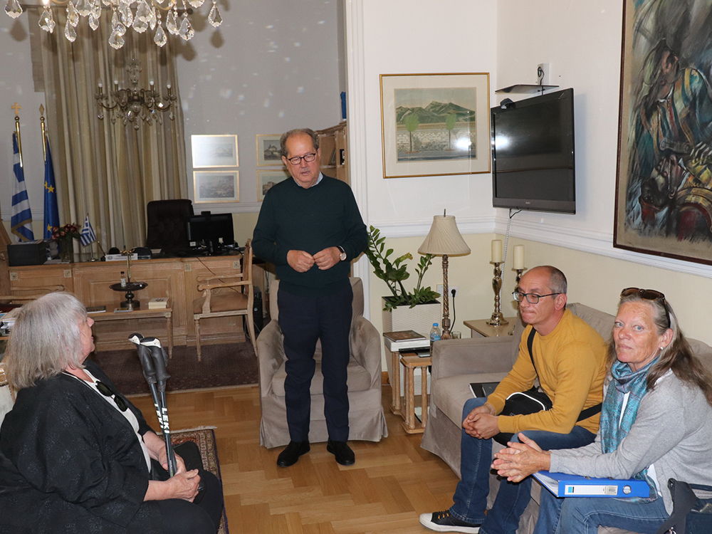 Ο περιφερειάρχης Πελοποννήσου Π. Νίκας συναντήθηκε με εκπροσώπους της εκπαιδευτικής διαχειριστικής ΑΜΚΕ “Ο Κήπος της Λυσούς”
