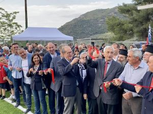 Παραδόθηκε απόψε από τον περιφερειάρχη Πελοποννήσου Π. Νίκα το ανακαινισμένο γήπεδο στα Ροζενά της Κορινθίας