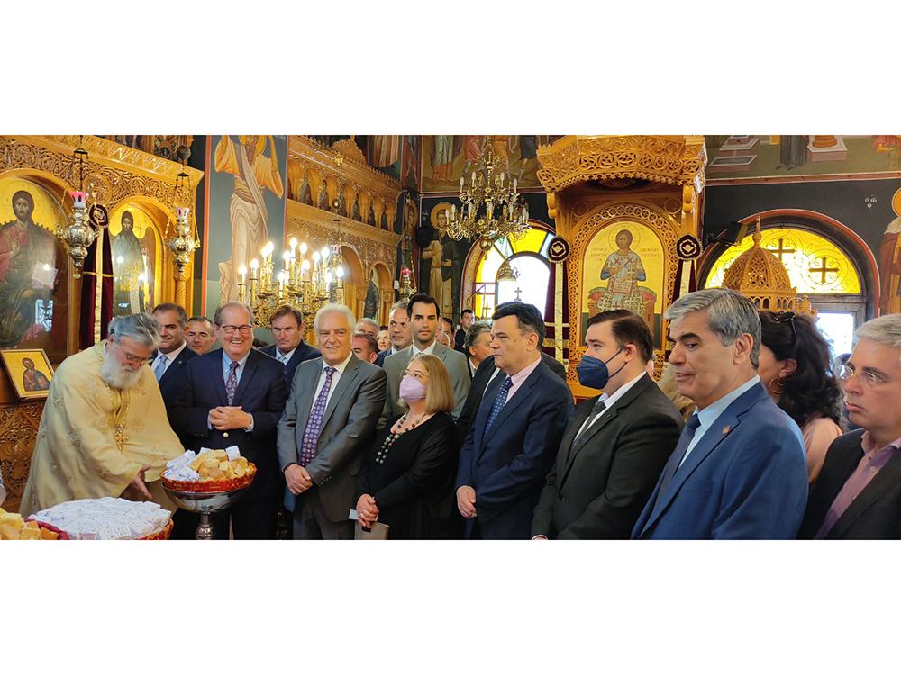 Στην θεία λειτουργία στην Αγία Τριάδα της Καλαμάτας ο περιφερειάρχης Πελοποννήσου Π. Νίκας
