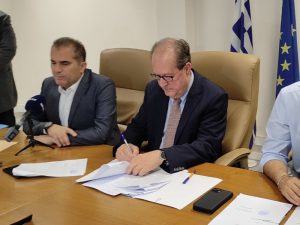 Υπεγράφη το χρησιδάνειο για την Μπιρμπίτα από τον περιφερειάρχη Πελοποννήσου Π. Νίκα και τον δήμαρχο Καλαμάτας Θ. Βασιλόπουλο