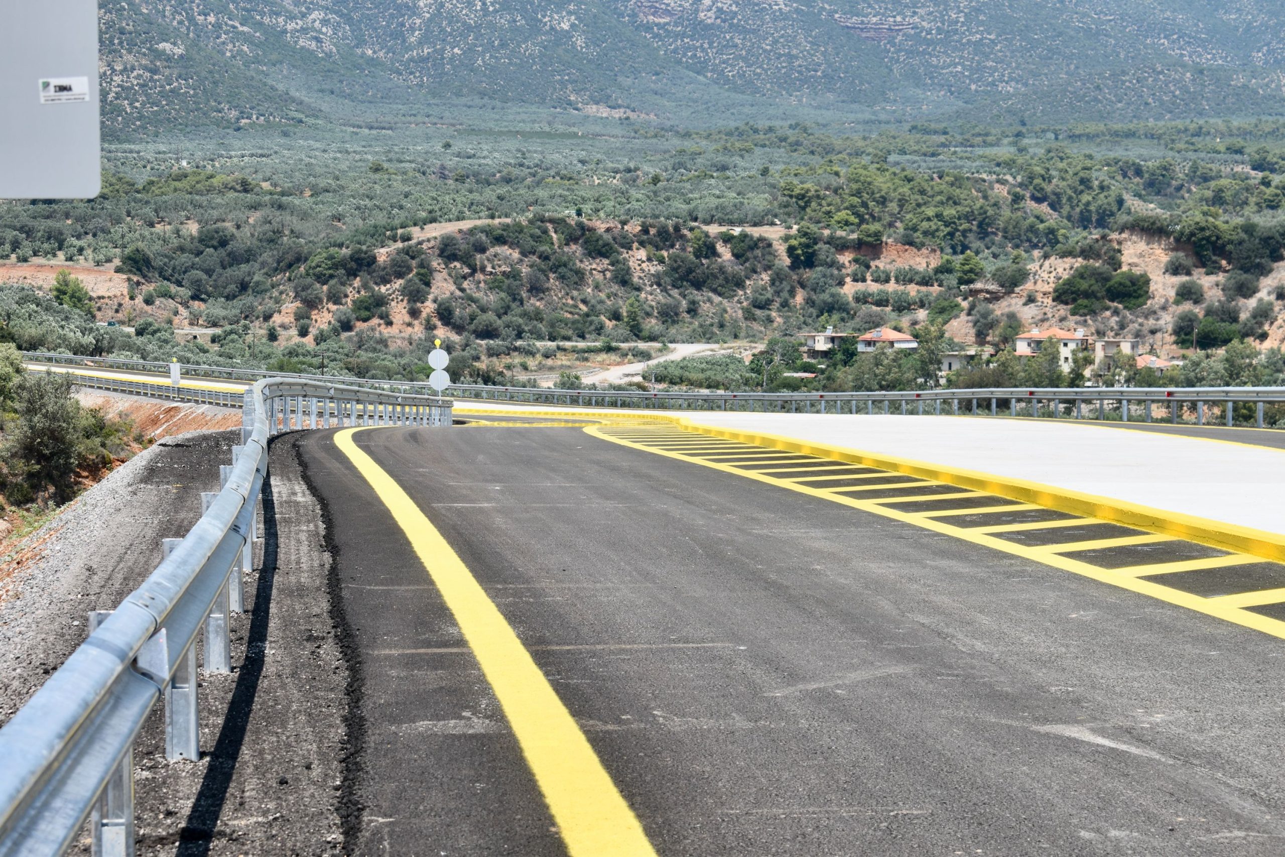 Παραδόθηκε από τον περιφερειάρχη Πελοποννήσου Π. Νίκα η ολοκληρωμένη γέφυρα της παράκαμψης Κάτω Δολιανών