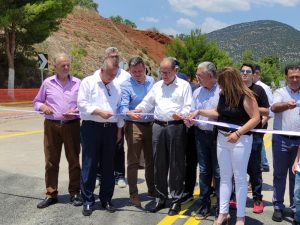 Παραδόθηκε από τον περιφερειάρχη Πελοποννήσου Π. Νίκα η ολοκληρωμένη γέφυρα της παράκαμψης Κάτω Δολιανών