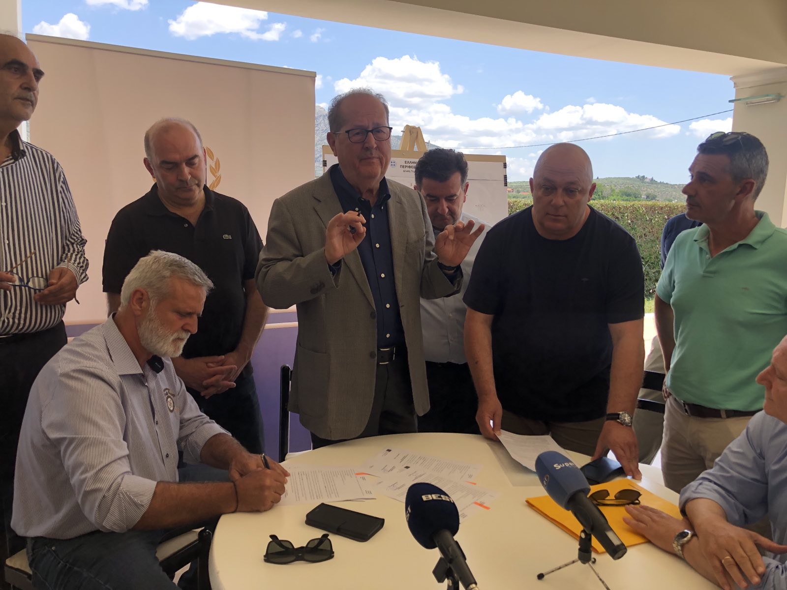 Ο περιφερειάρχης Πελοποννήσου Π. Νίκας υπέγραψε με τον ανάδοχο το συμφωνητικό για το έργο βελτίωσης της ασφάλειας στον ισόπεδο κόμβο Μυκηνών