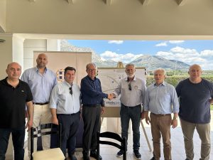 Ο περιφερειάρχης Πελοποννήσου Π. Νίκας υπέγραψε με τον ανάδοχο το συμφωνητικό για το έργο βελτίωσης της ασφάλειας στον ισόπεδο κόμβο Μυκηνών