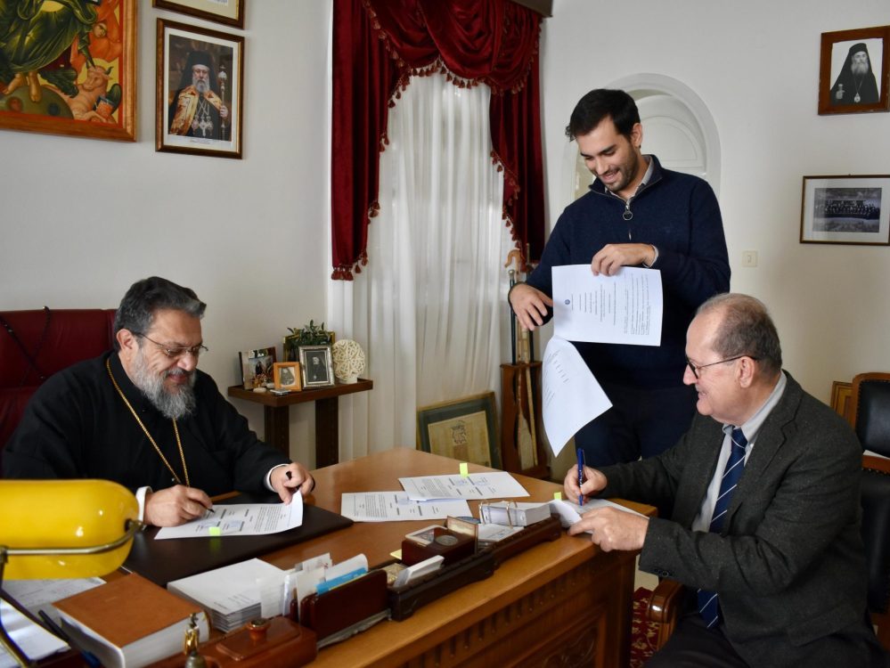 Ο περιφερειάρχης Πελοποννήσου Π. Νίκας υπέγραψε με τον Μεσσηνίας Χρυσόστομο την προγραμματική σύμβαση για τη Μονή της Δίμιοβας