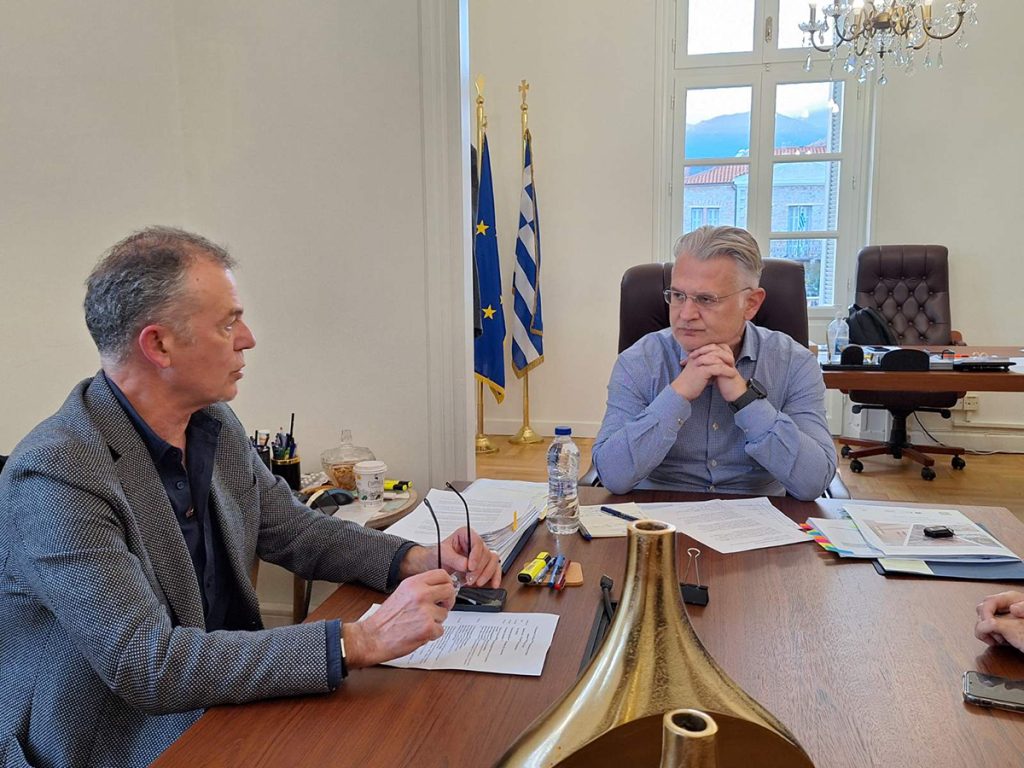 Συνάντηση του Περιφερειάρχη Πελοποννήσου με την Πανελλήνια Ομοσπονδία Ξενοδόχων – Στο επίκεντρο το Περιφερειακό Συνέδριο ΠΟΞ στην Κορινθία