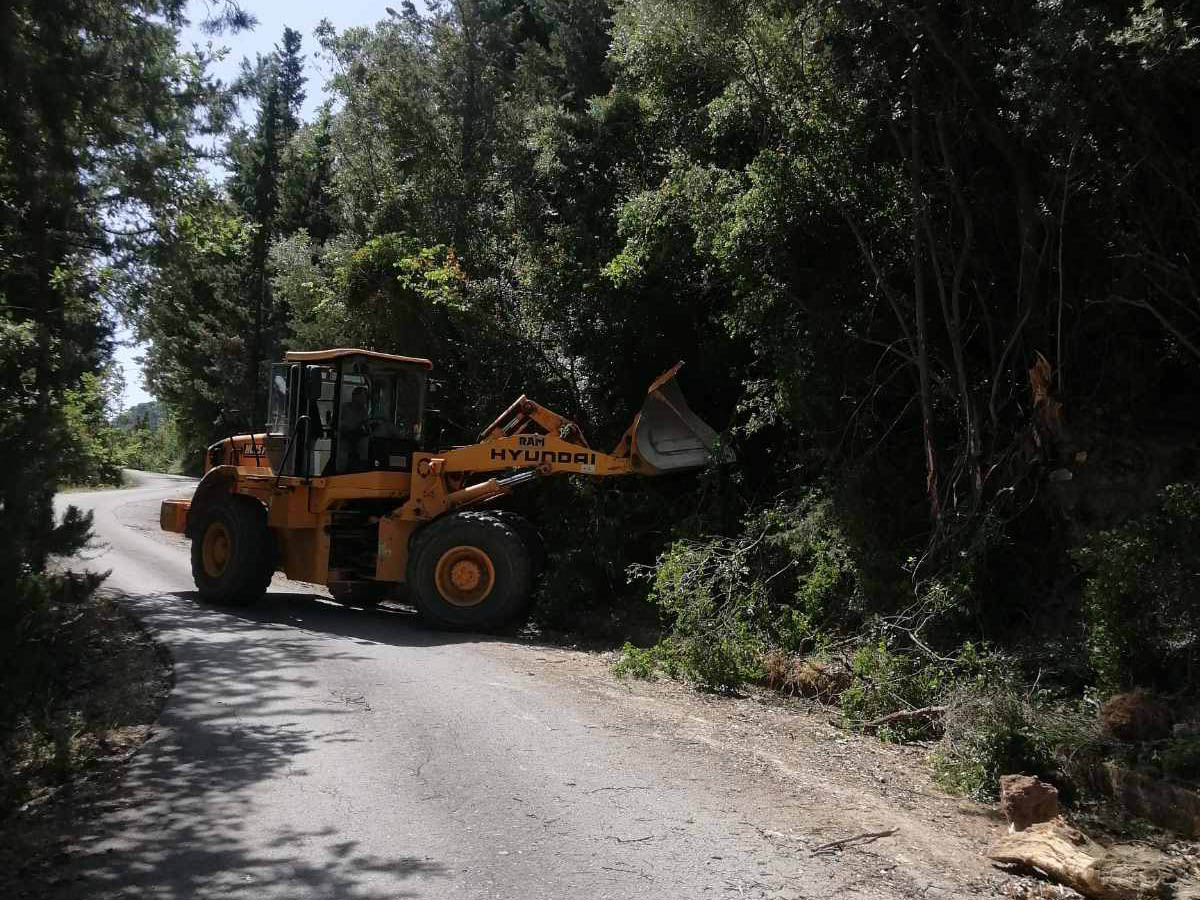 Συνεχίζονται οι παρεμβάσεις καθαρισμού των ερεισμάτων των οδών σε Ταΰγετο και Πάρνωνα από την ΠΕ Λακωνίας - Συνεχίζονται οι παρεμβάσεις καθαρισμού των ερεισμάτων των οδών σε Ταΰγετο και
Πάρνωνα από την ΠΕ Λακωνίας  