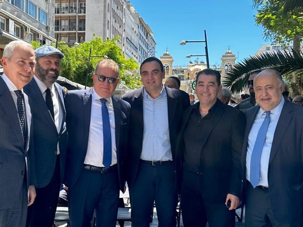 Ο Αντιπεριφερειάρχης Λακωνίας Θεόδωρος Βερούτης στα αποκαλυπτήρια του ανδριάντα του Πετρόμπεη Μαυρομιχάλη στον Πειραιά