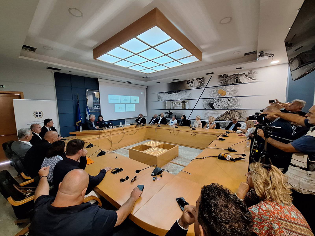 Υπογραφή νέων προγραμματικών για τις ανασκαφές σε Τενέα και Λουτράκι από την Υπουργό Λίνα Μενδώνη και τον Περιφερειάρχη Δημήτρη Πτωχό